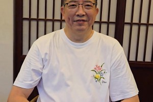 帕德博恩vs弗赖堡免费回放录像_帕德博恩vs弗赖堡全场免费直播_帕德博恩vs弗赖堡在线观看完整免费高清朱芳雨：杜锋担任蓝队主帅期间 宏远老板想让我接手主教练的职位